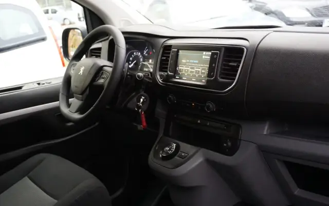 PEUGEOT Expert Premium L3H1 EAT6 TwinCab Komfort Plus