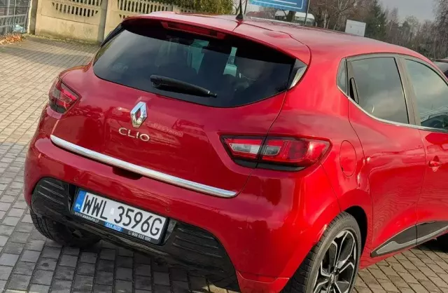 RENAULT Clio 