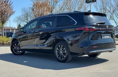TOYOTA Sienna 
