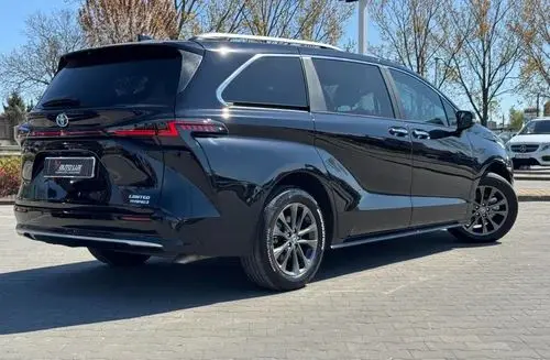 TOYOTA Sienna 