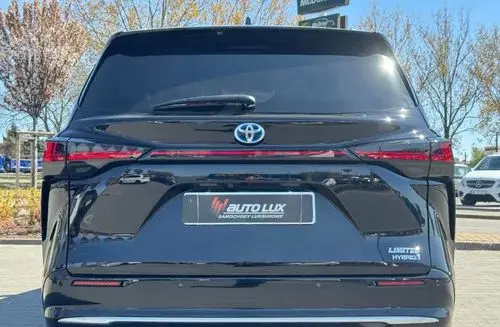 TOYOTA Sienna 