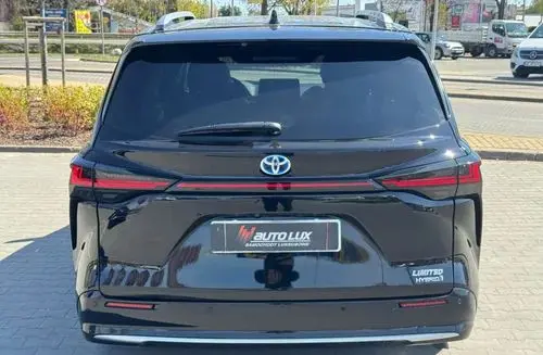 TOYOTA Sienna 