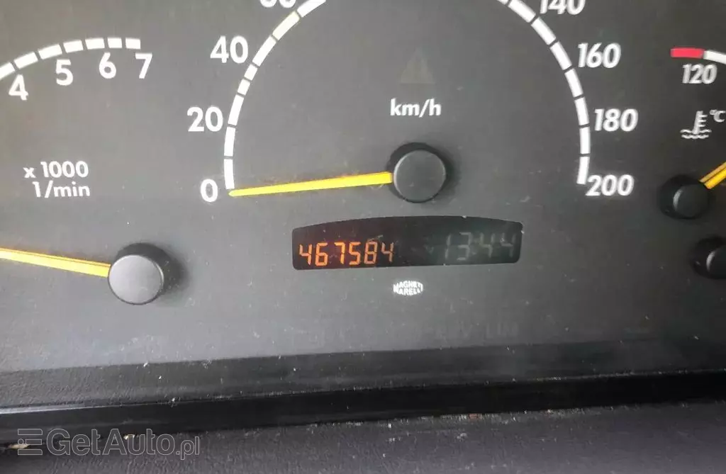 MERCEDES-BENZ Vito V 220 CDI (122 KM)