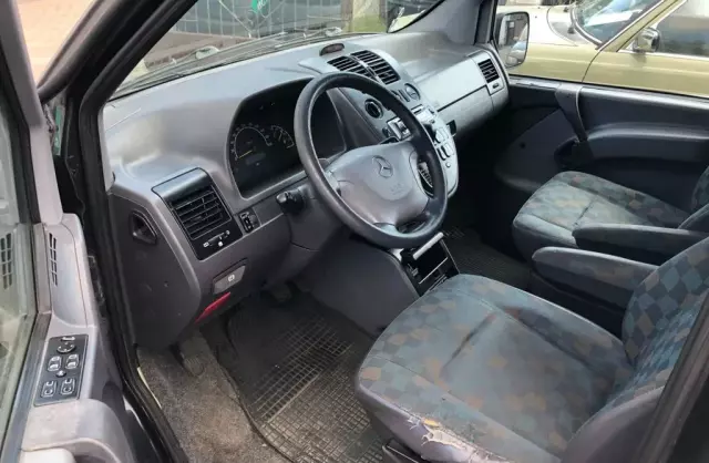 MERCEDES-BENZ Vito V 220 CDI (122 KM)