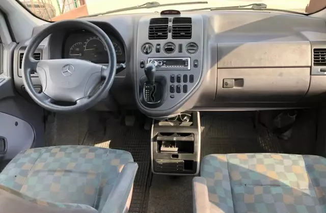MERCEDES-BENZ Vito V 220 CDI (122 KM)