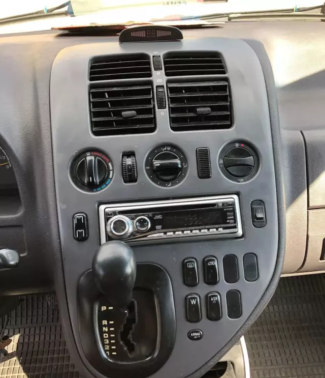 MERCEDES-BENZ Vito V 220 CDI (122 KM)