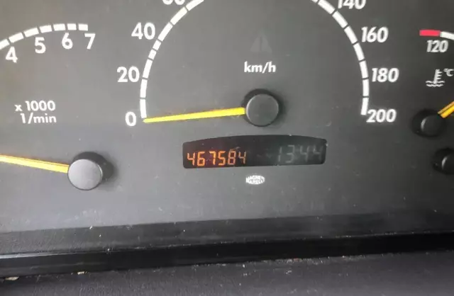 MERCEDES-BENZ Vito V 220 CDI (122 KM)