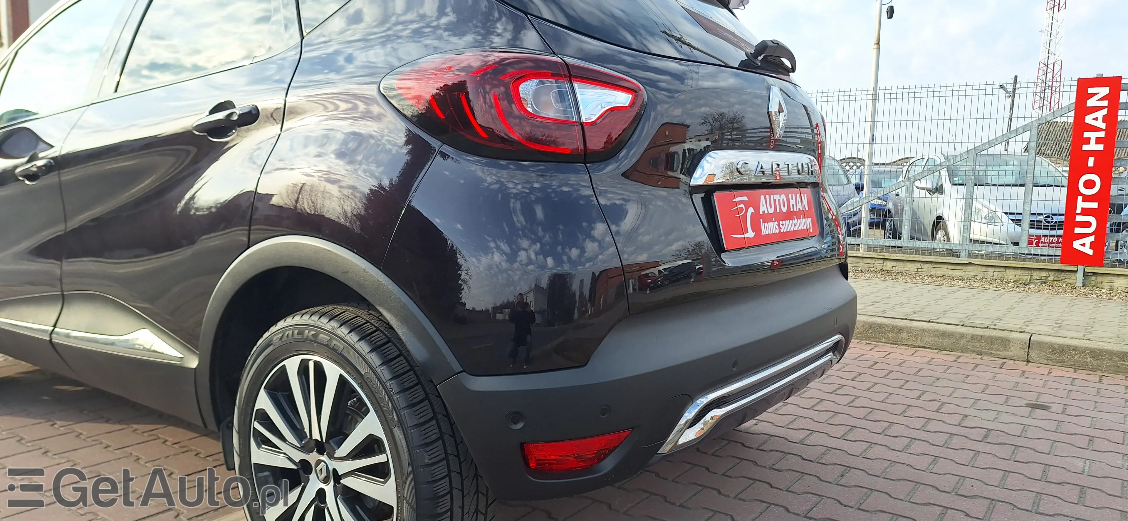 RENAULT Captur Initiale Paris