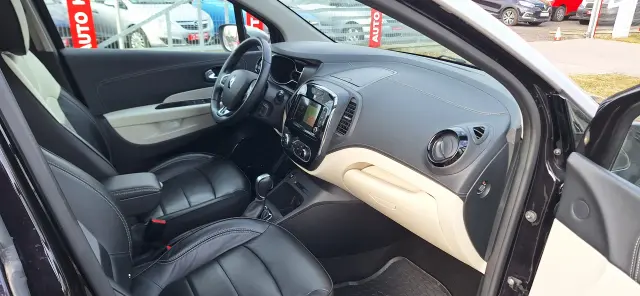 RENAULT Captur Initiale Paris