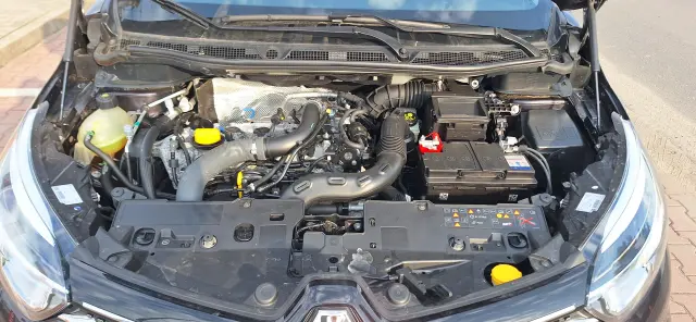 RENAULT Captur Initiale Paris