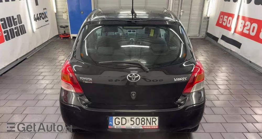 TOYOTA Yaris 