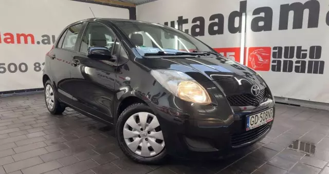 TOYOTA Yaris 