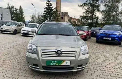 TOYOTA Avensis 