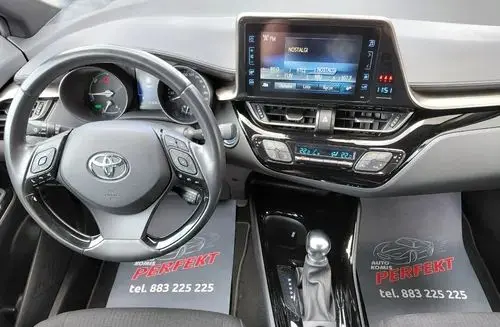 TOYOTA C-HR 