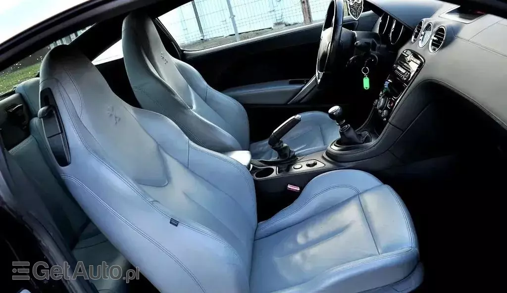 PEUGEOT RCZ 