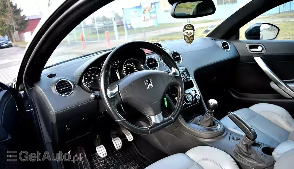 PEUGEOT RCZ 