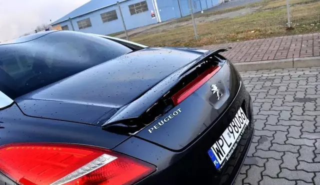 PEUGEOT RCZ 