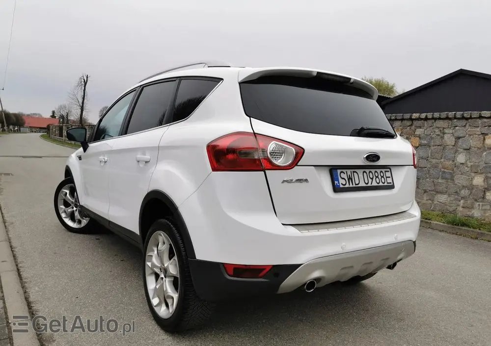 FORD Kuga 2.0 TDCi 2x4 Titanium