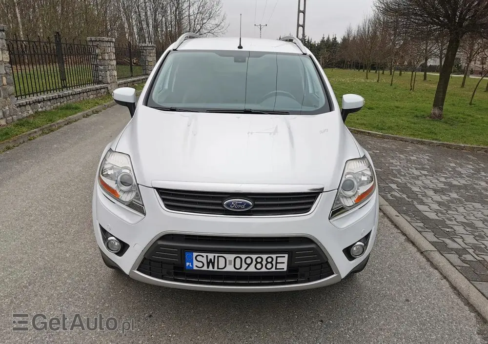 FORD Kuga 2.0 TDCi 2x4 Titanium
