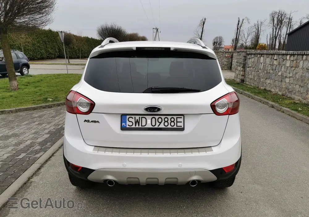 FORD Kuga 2.0 TDCi 2x4 Titanium