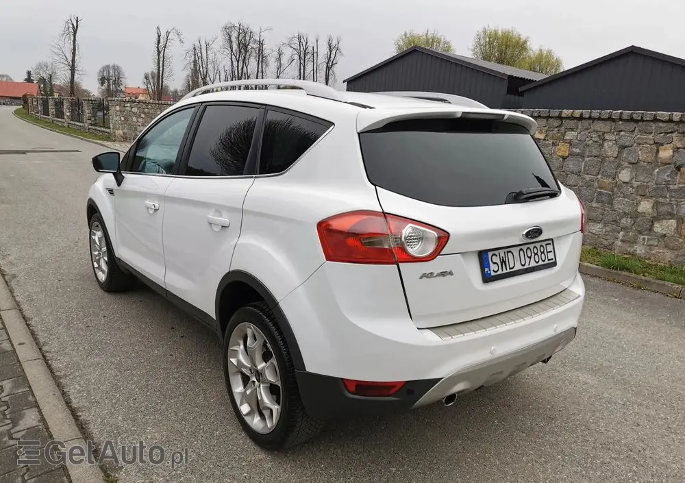 FORD Kuga 2.0 TDCi 2x4 Titanium
