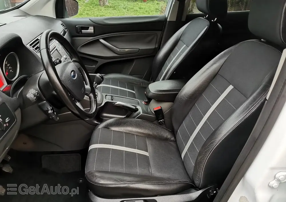 FORD Kuga 2.0 TDCi 2x4 Titanium