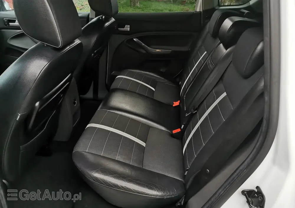 FORD Kuga 2.0 TDCi 2x4 Titanium