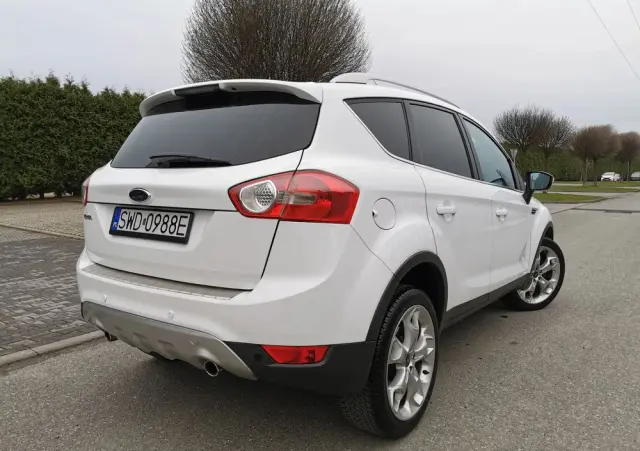 FORD Kuga 2.0 TDCi 2x4 Titanium