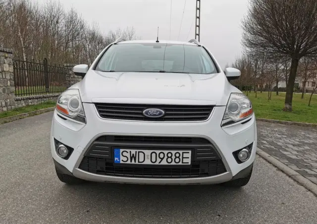 FORD Kuga 2.0 TDCi 2x4 Titanium