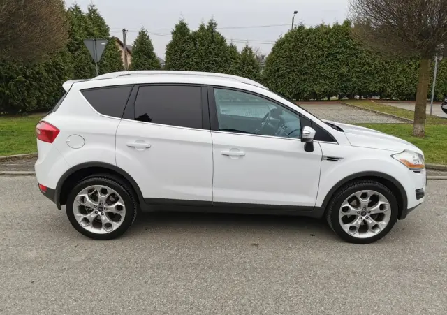 FORD Kuga 2.0 TDCi 2x4 Titanium