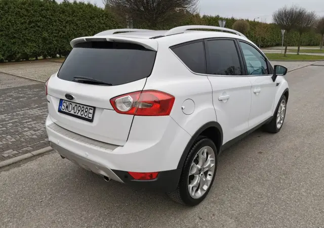 FORD Kuga 2.0 TDCi 2x4 Titanium