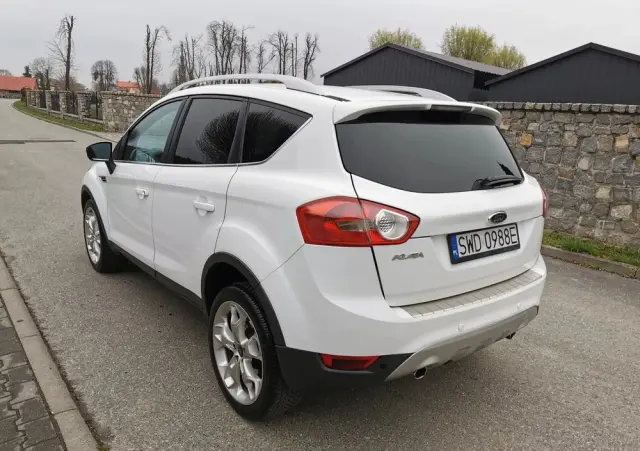 FORD Kuga 2.0 TDCi 2x4 Titanium