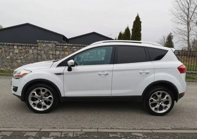 FORD Kuga 2.0 TDCi 2x4 Titanium
