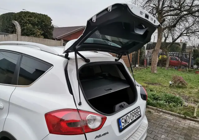 FORD Kuga 2.0 TDCi 2x4 Titanium