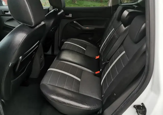 FORD Kuga 2.0 TDCi 2x4 Titanium