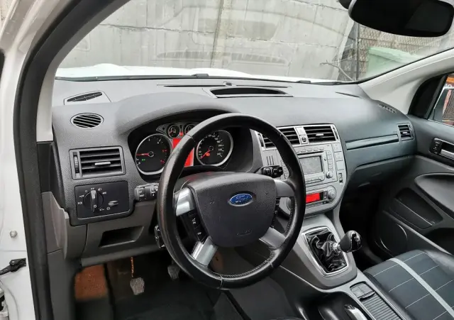 FORD Kuga 2.0 TDCi 2x4 Titanium