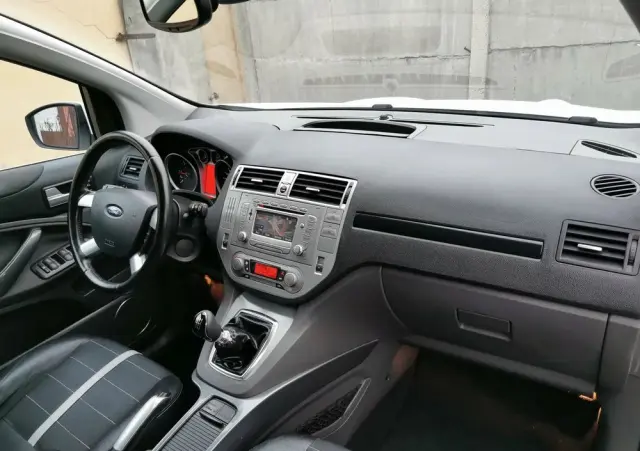 FORD Kuga 2.0 TDCi 2x4 Titanium