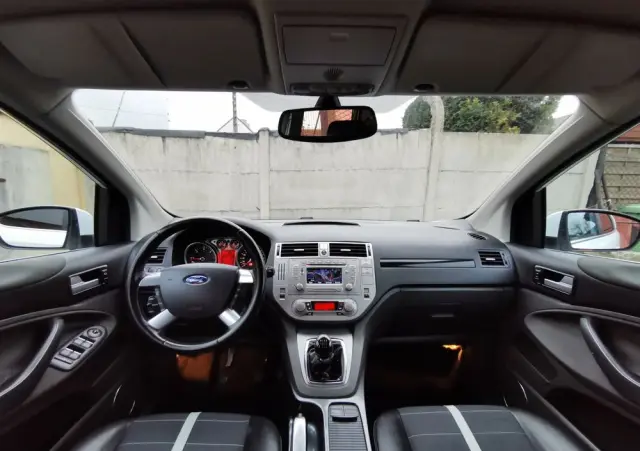 FORD Kuga 2.0 TDCi 2x4 Titanium