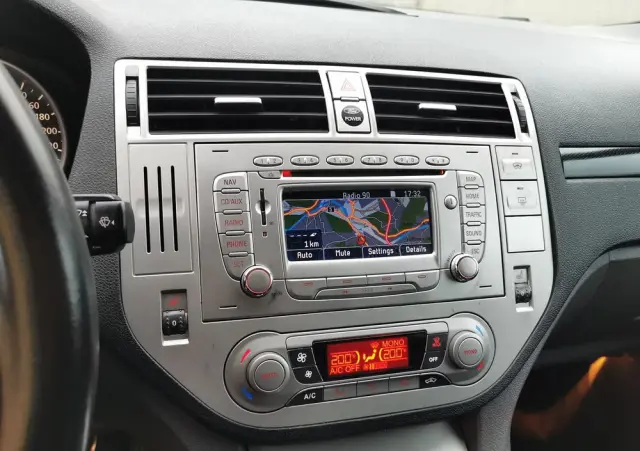 FORD Kuga 2.0 TDCi 2x4 Titanium