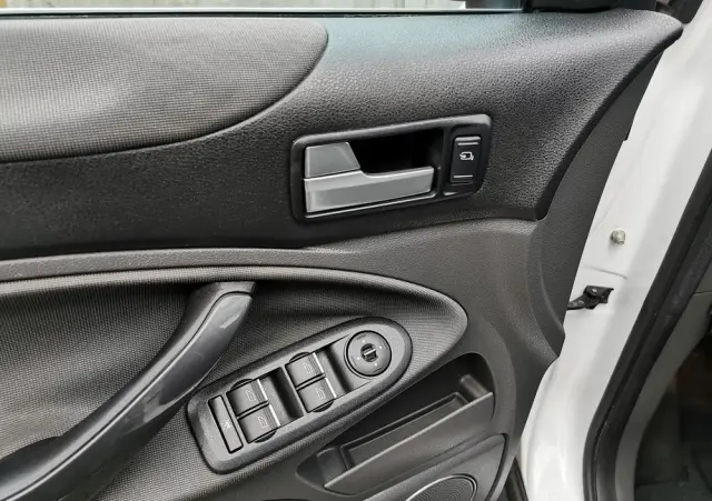 FORD Kuga 2.0 TDCi 2x4 Titanium