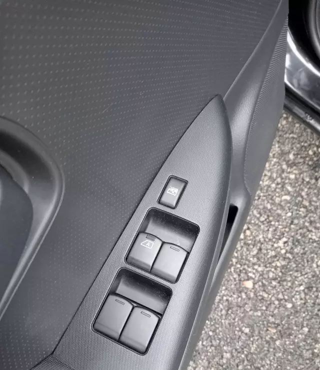 NISSAN Note 1.4 i 16V (88 KM)