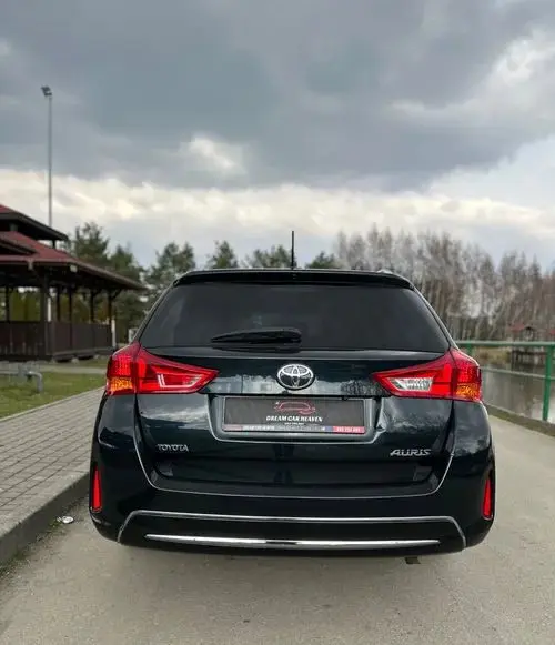 TOYOTA Auris 