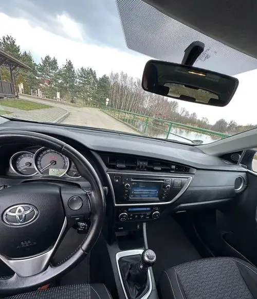 TOYOTA Auris 
