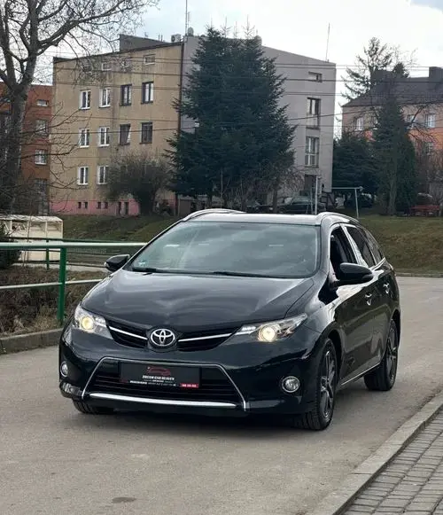 TOYOTA Auris 