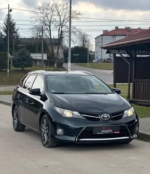 TOYOTA Auris 