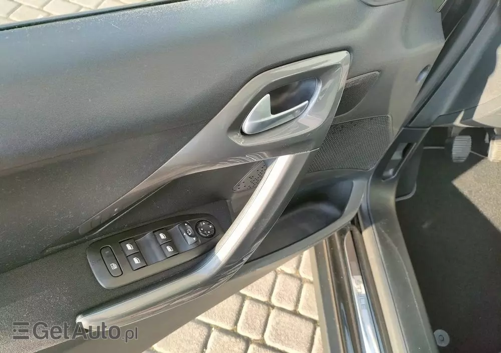 PEUGEOT 2008 1.2 Pure Tech Style