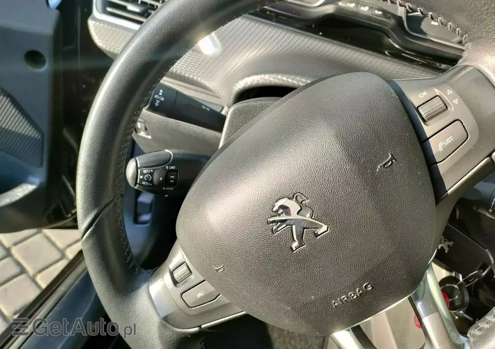 PEUGEOT 2008 1.2 Pure Tech Style