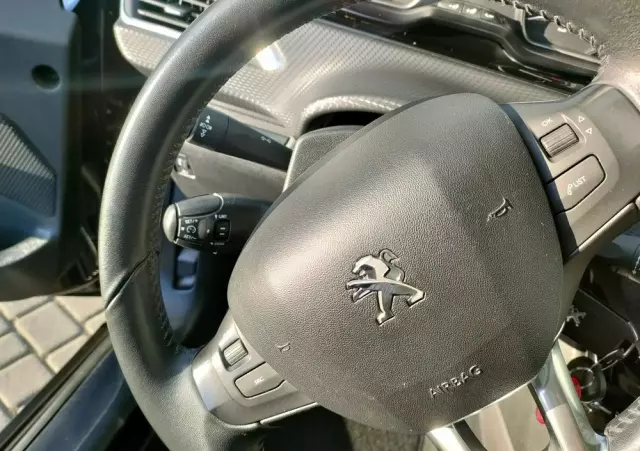 PEUGEOT 2008 1.2 Pure Tech Style