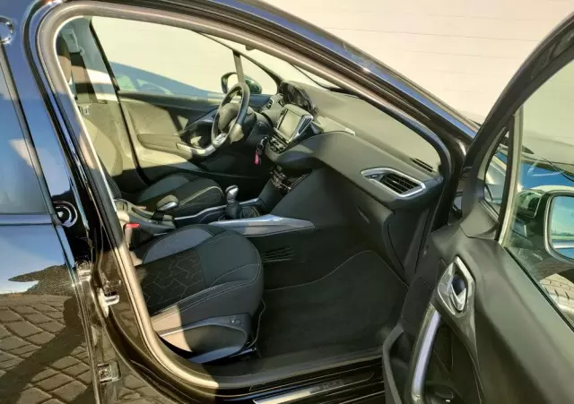 PEUGEOT 2008 1.2 Pure Tech Style