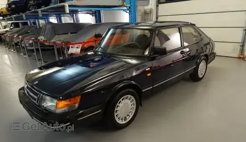 SAAB 900i 